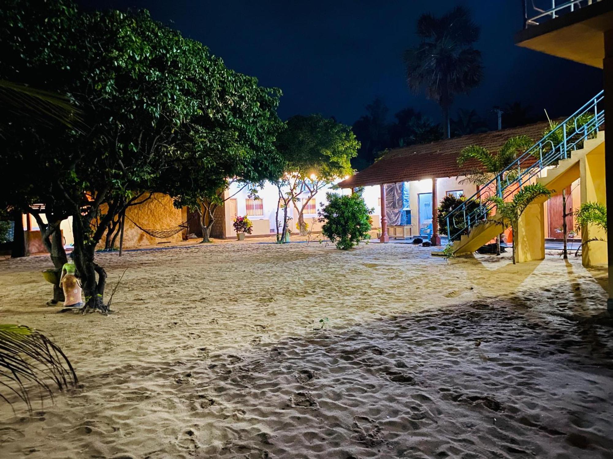 Dolphin Village Alankuda Экстерьер фото